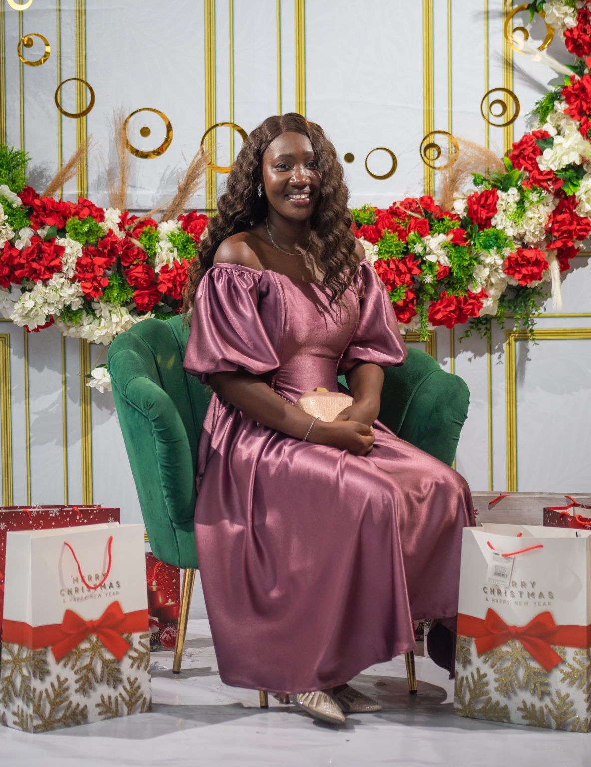 Da.Veeda founder seated at a styled event
